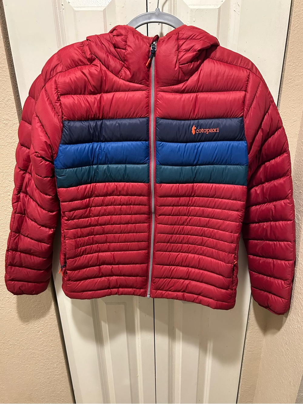 Cotopaxi Fuego Hooded Down Jacket Women’s Red . Size M